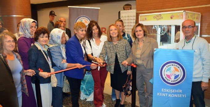 "Beni terk etme" sergisi açıldı 2 5f29c198 bb1d 428d 8722 7fe4e6857463