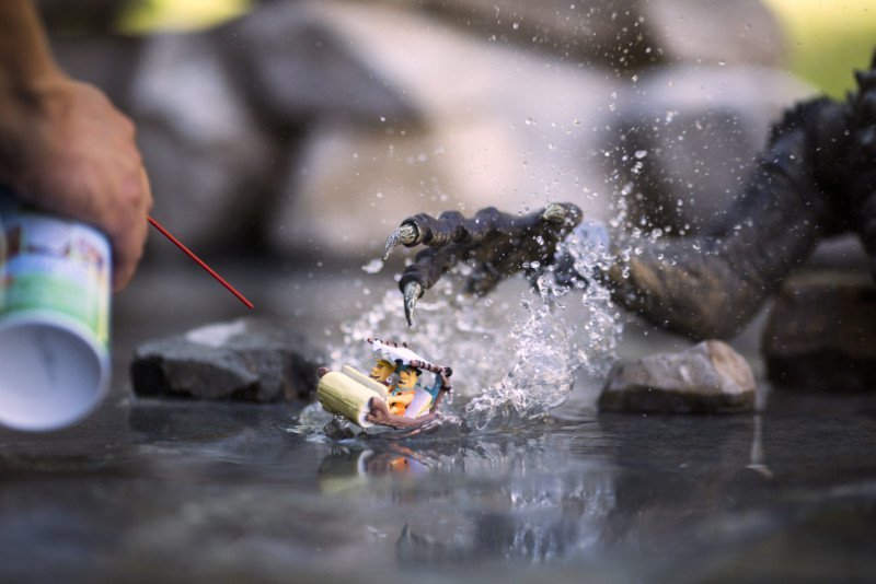 Oyuncak Fotoğraflarında Su Sıçramaları Yaratmak 3 02 Flintmobile Rancor Hand BTS