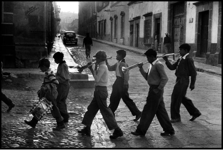 Elliot Erwitt Portfolyosu: Bir Muzip Adam 12 Meksika 1957