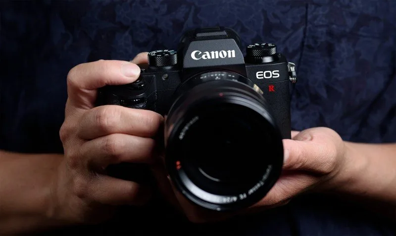 Canon EOS R 1 canon eos r mockup 400x238@2x jpg