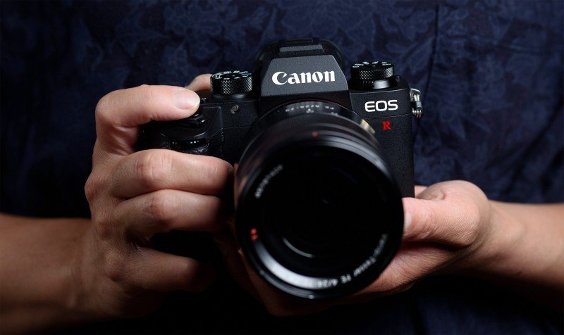 canon eos r mockup