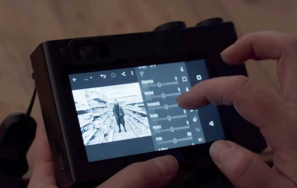 Zeiss ZX1 Tam Çerçeveli Kamera 2 Zeiss ZX1