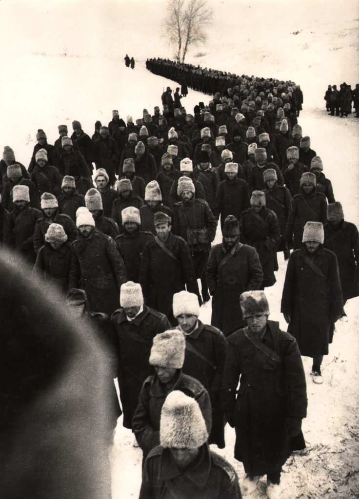 Fotoğraf Kederdir : Dmitri Baltermants 4 03 Romanian War Prisoners DBAL hr