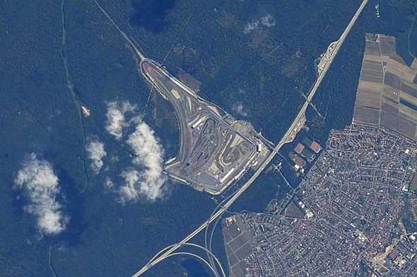 Drew Feustel ile Uzayda Fotoğraf Çekmek 2 5 racetrack
