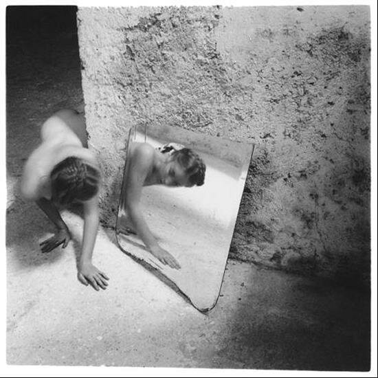 SONSUZLUK KADRAJINDA KAYIP BİR BEDEN.. FRANCESCA WOODMAN 2