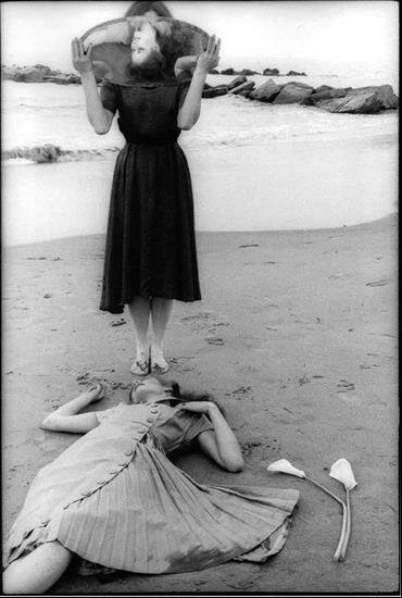 SOSNUZLUK KADRAJINDA KAYIP BİR BEDEN.. FRANCESCA WOODMAN 4