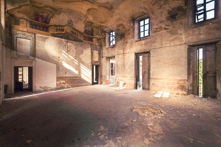 Roman Robroek : Terk edilmiş İtalyan freskleri 16 abandonedpaintingdrawing23 5c8aaa9b09226 880