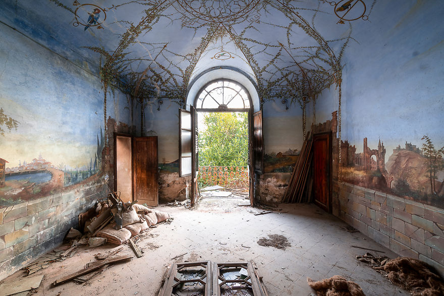 Roman Robroek : Terk edilmiş İtalyan freskleri 6 abandonedpaintingdrawing6 5c8aaa49c30f6 880