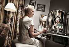 Tom Hussey : Geçmişten Yansımalar 8 aynaya bir bakiver 3 header