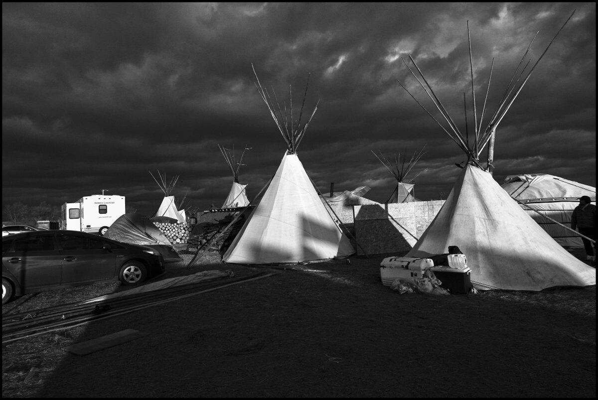 Larry Towell : Vizörden Kaleme 16 standing rock pipeline photos larry towell 21