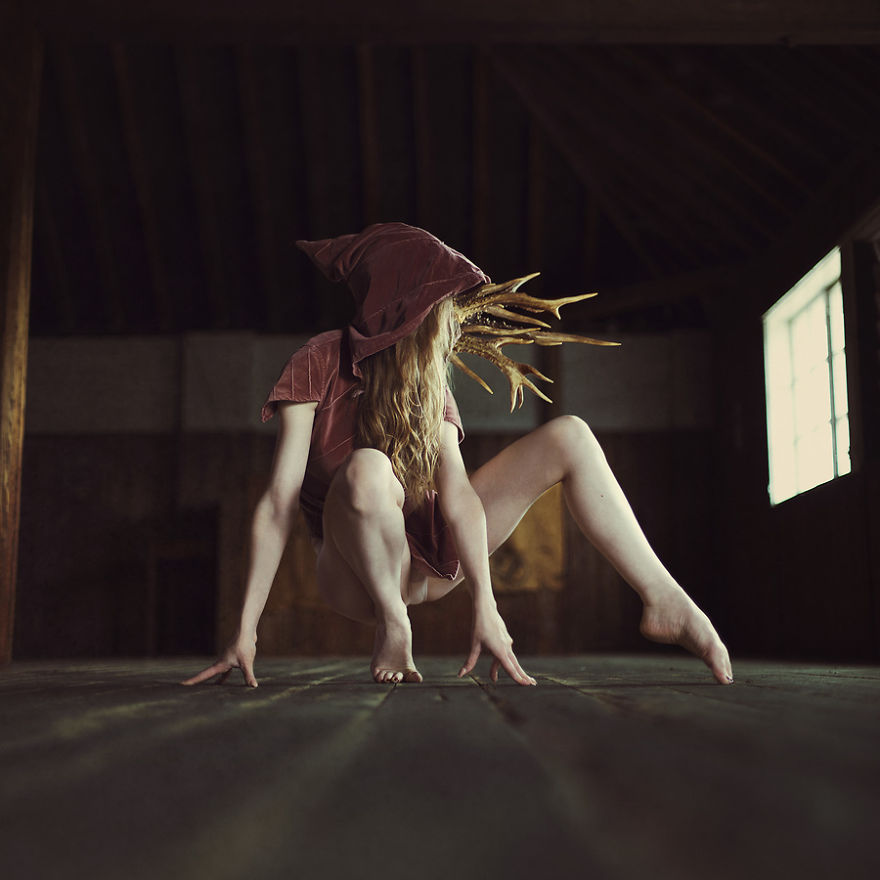 Stephanie Pearl : Dark Wonderland 13 Dark Wonderland Photography by Featured PurplePort Photographer Stephanie Pearl 5cacaaffe7c9d 880