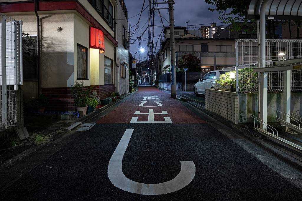 tokyo at night photos robert gotzfried 14