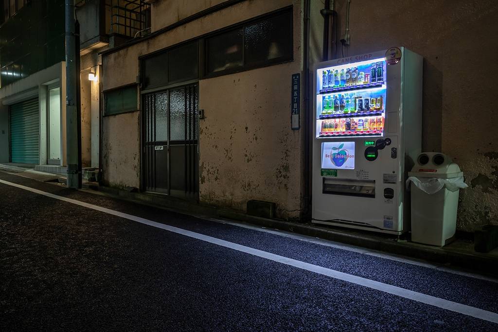 tokyo at night photos robert gotzfried 17