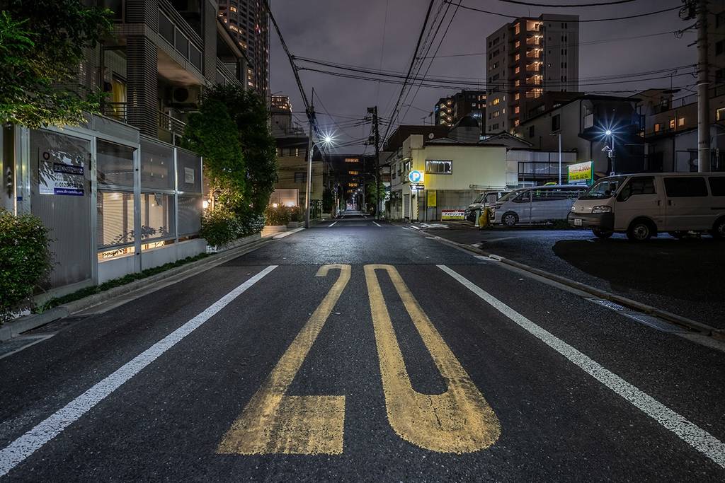 tokyo at night photos robert gotzfried 19