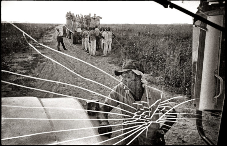 Alain Keler : Zamanın Tanıklığını Yapan Fotoğrafçı 11 1986 10 S 221946 8 22 USA 10 1986 SV3 expo 1024x659 768x494 1
