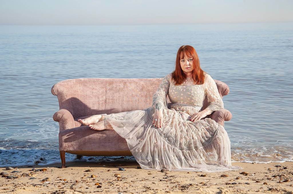 Ruby Steele : Kanepelerde Kadın Portreleri 24 Image23