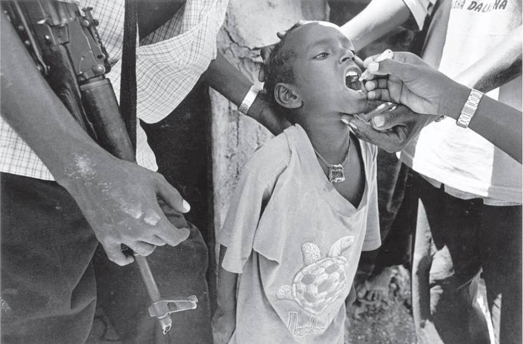 Polio’nun Sonu: Salgado’nun Az Bilinen Fotoröportajı 6 ekil 5 Her şeye Rağmen Aşılama