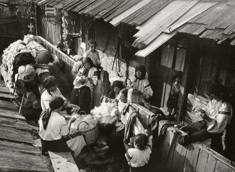 Erno Vadas : Macaristan’ın Issızlığında Bir fotoğrafçı 3 erno vadas hungary master documentary photographer 01 768x563 1