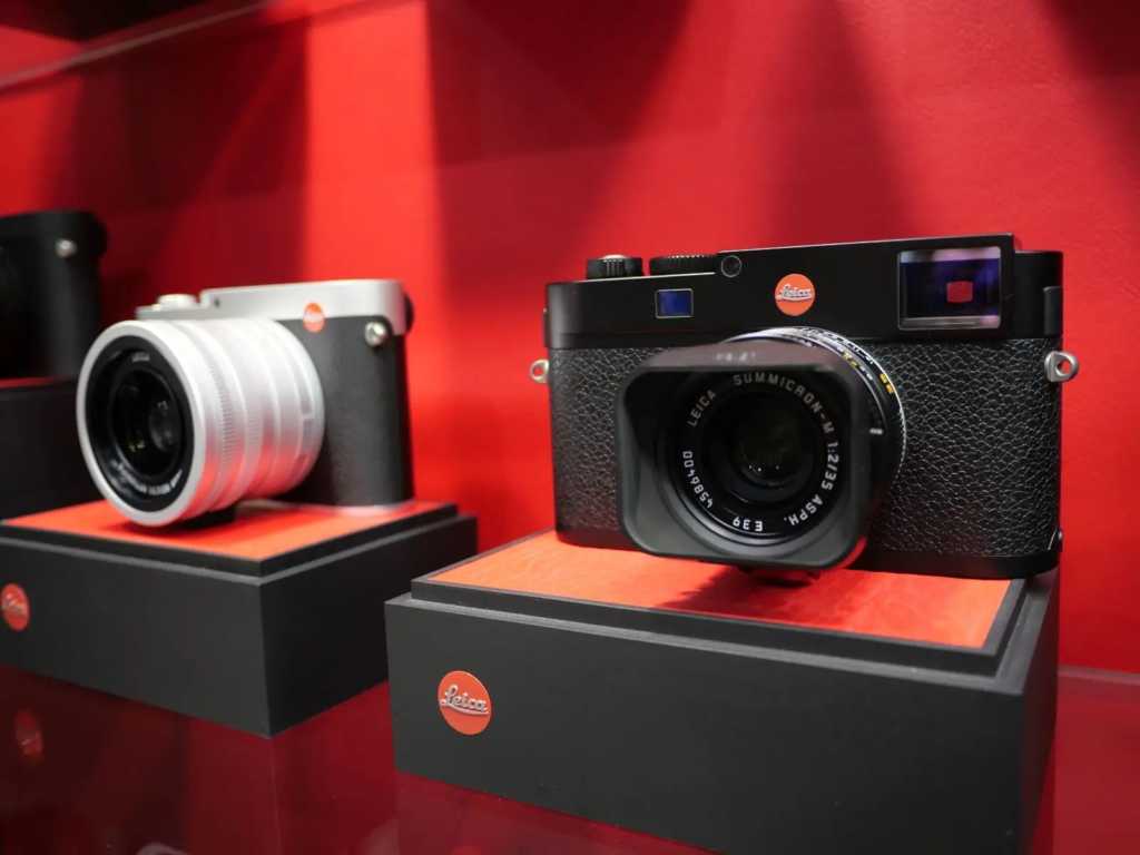 Leica vitrin01