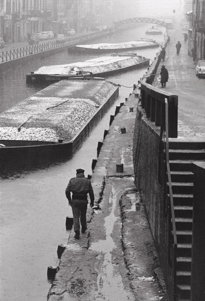 Milano le chiatte sul Naviglio