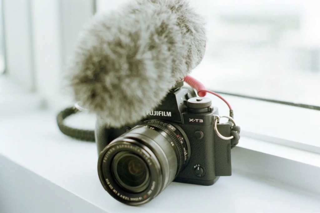 Markaların Savaşı: Fujifilm vs. Leica 7 zack dowdy L5xBbfhApOI01
