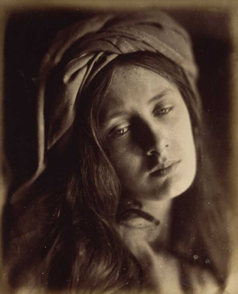 Julia Margaret Cameron’un Victoria Döneminden Ünlü Erkek ve Çekici Kadın Fotoğrafları