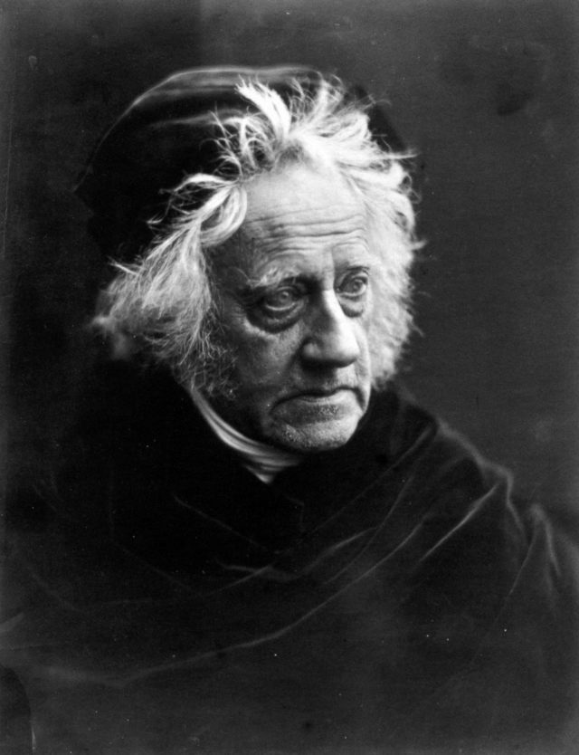 Julia Margaret Cameron’un Victoria Dönemi Portre Fotoğrafları 5 1870 Sir John Herschel. 640x834 2