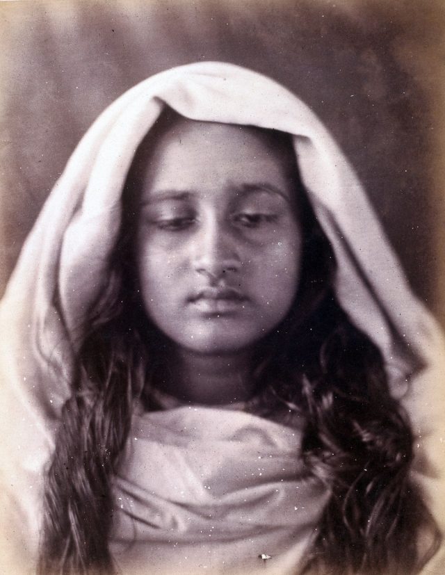 Julia Margaret Cameron’un Victoria Dönemi Portre Fotoğrafları 4 1877 A Sri Lankan girl. 640x827 1