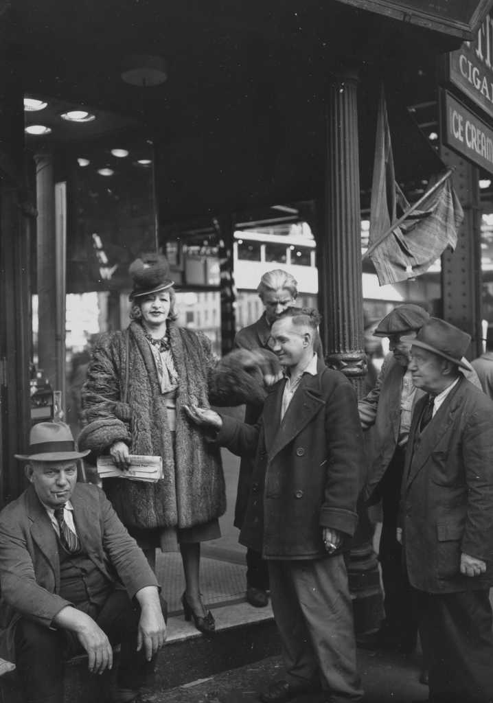 1946 Maise Queen of the Bowery.