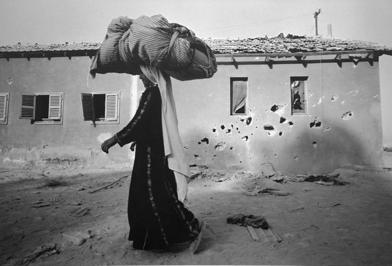 Leonard Freed : Tarihsel Her İmge Acılarımızın Tezahürüdür 3 20191025 153325 LeoFreed 8 768x522 1