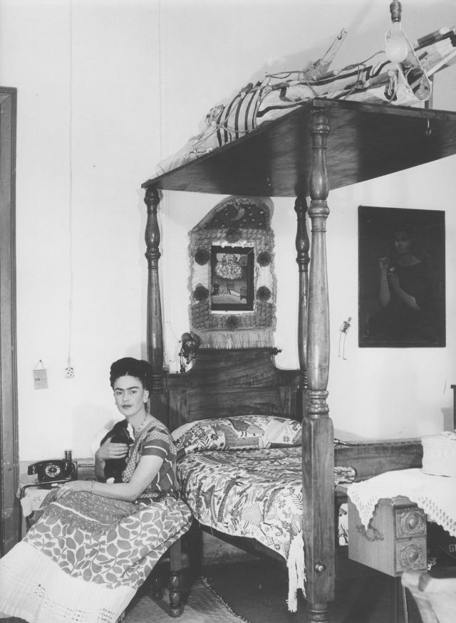 Frida Kahlo at home 8