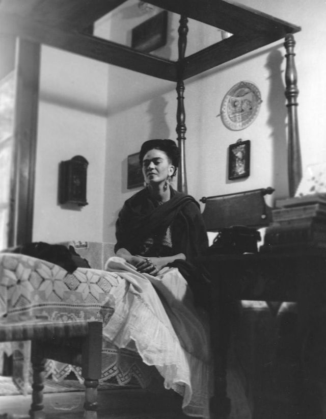 Frida Kahlo at home 9