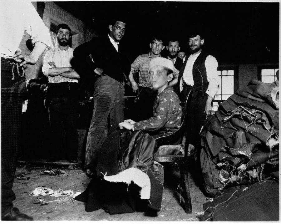 Jacob Riis : How the Other Half Lives 6 boy working in sweatshop