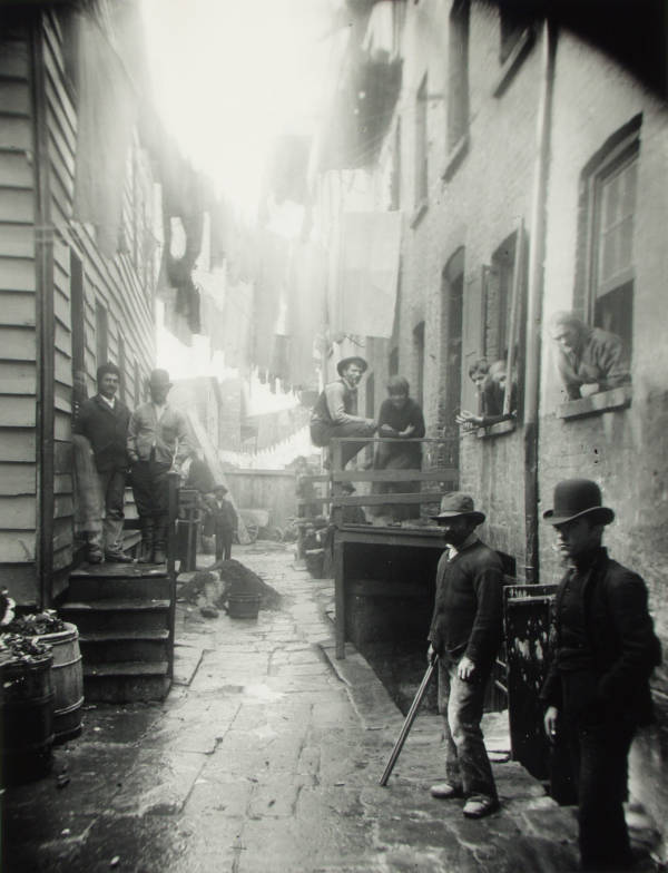 Jacob Riis : How the Other Half Lives 4 jacob riis photographs bandits roost