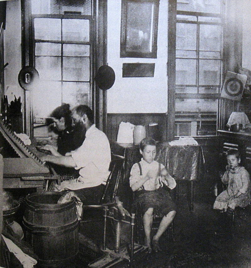 jacob riis photographs bohemian cigarmakers