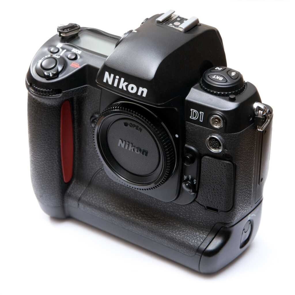 Dijital kameraların gelişimi zaman çizelgesi 9 Nikon D1