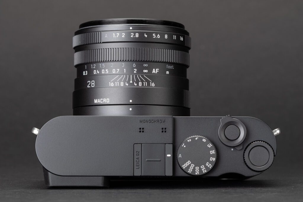 Leica Q2 Monochrom top