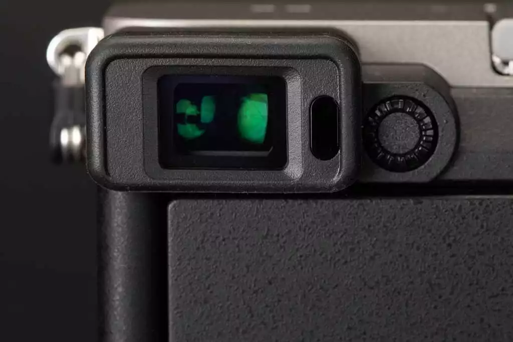 Sony a7C inceleme: Kompakt boyut, büyük sensör görüntü kalitesi 9 Sony a7C Viewfinder