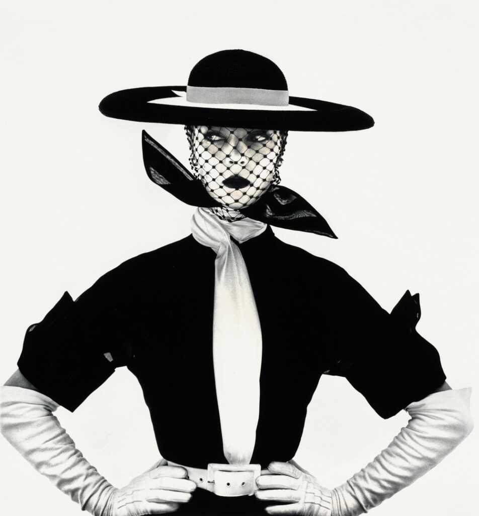 Irving Penn : Devrimci Moda Fotoğrafçılığı 5 887710keyhNJSX1ess 4n6Sg7iCDsiw.max 1000x2000 1