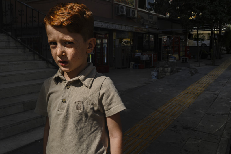 En İyi 25 Modern Sokak Fotoğrafının Keyfini Çıkarın 21 ANNA BIRET the power of hope 800x533 1