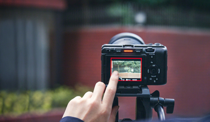 Sony FX3 Özellikleri ve Fiyatı 4 FX3 ILME FX3 Tally REC OSD R Large 800x465 1