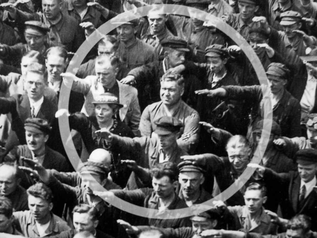 August Landmesser : Nazi selamı vermeyi reddeden adam