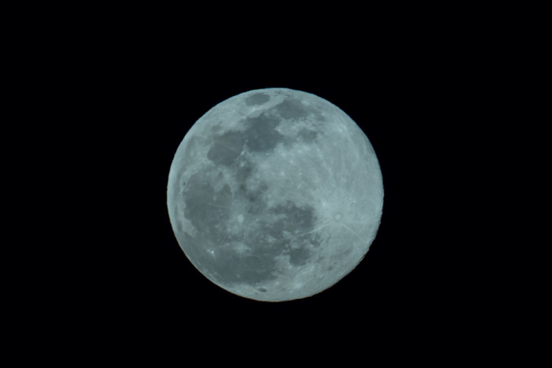 Full Moon Shot on Sony Alpha 1 800x533 1