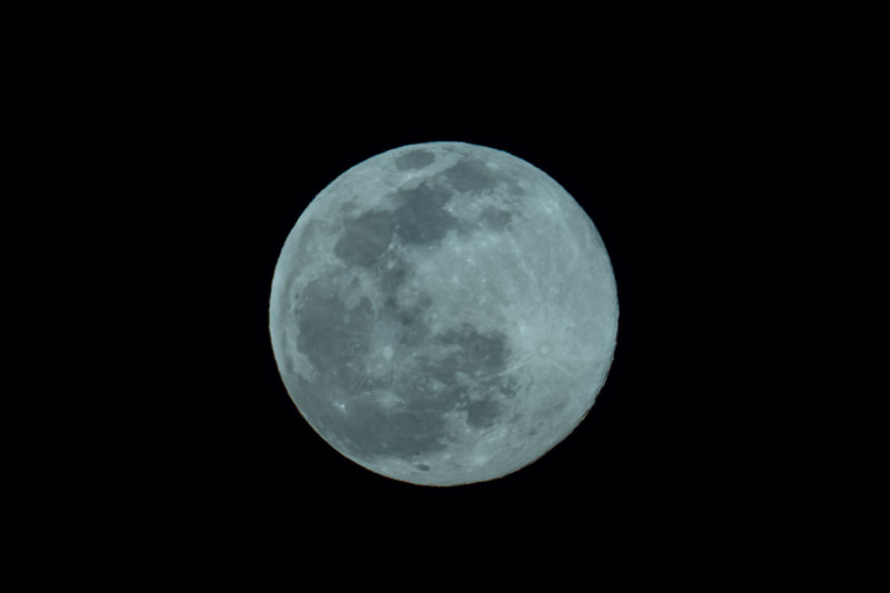 Full Moon Shot on Sony Alpha 1 800x533 1