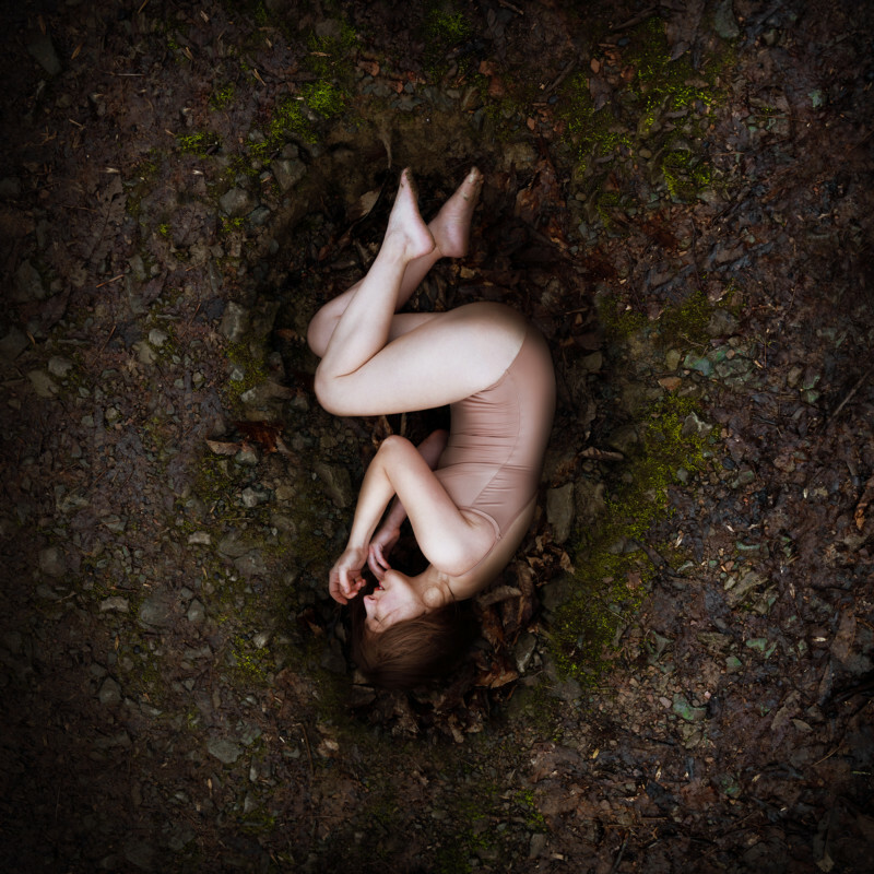 Veronika Lavey'in Kavramsal Fotoğrafçılığı 7 The womb beneath our feet 800x800 1
