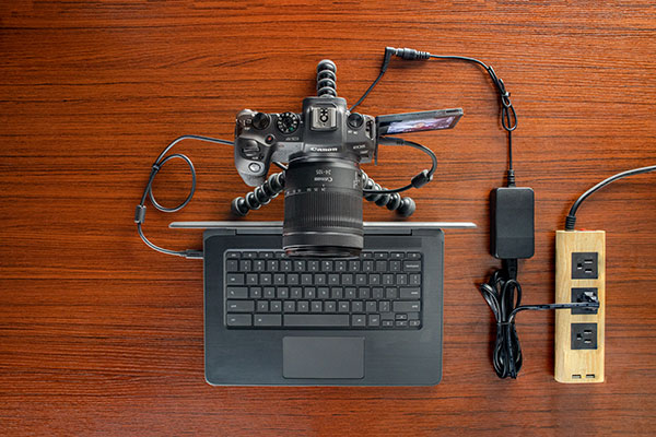 Canon, DSLR ve Aynasız Kameraları için Web Kamerası Kitlerini Piyasaya Sürüyor 2 Canon, DSLR'leri ve Aynasız Kameraları için Web Kamerası Kitlerini Piyasaya Sürüyor