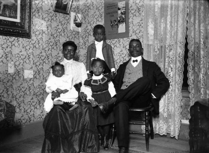 Siyah Amerikalılar Basmakalıplara Karşı Çıkmak İçin Portreleri ve Aile Fotoğraflarını Nasıl Kullandı? 4 file 20210215 17 1mcuix7 800x583 1