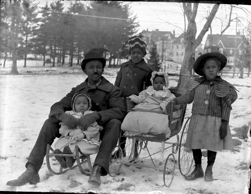 Siyah Amerikalılar Basmakalıplara Karşı Çıkmak İçin Portreleri ve Aile Fotoğraflarını Nasıl Kullandı? 5 file 20210301 19 dft9b5 800x620 1
