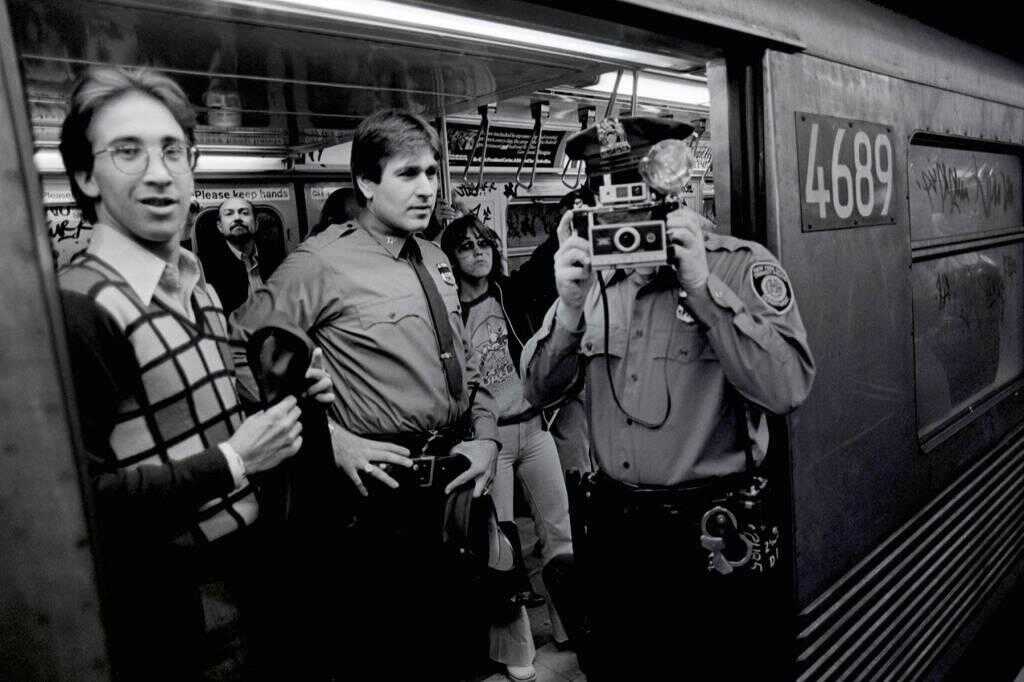 Roaming the Wild Streets of New York in the 1980s 0008