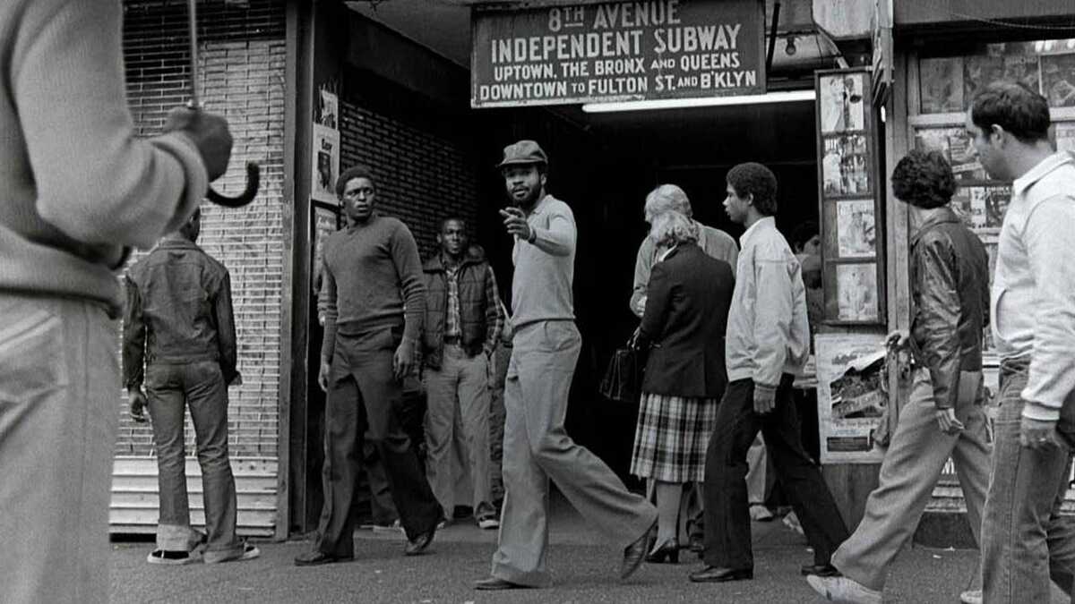 Geoffrey Hiller : 1980'lerde New York'un Vahşi Sokaklarında Dolaşmak 1 Roaming the Wild Streets of New York in the 1980s header